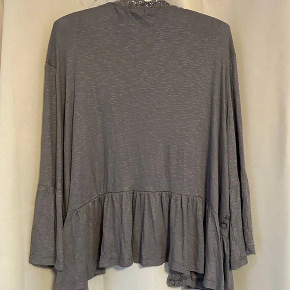 Eyeshadow Open Front Cardigan • Bell Sleeves • Grey w/ Black Floral Embroidery - Picture 5 of 14